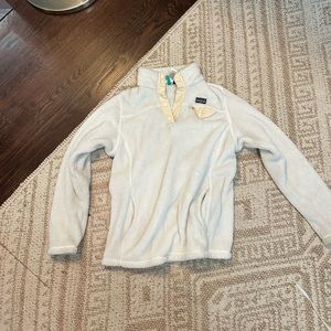 Cutest Patagonia fuzzy pullover